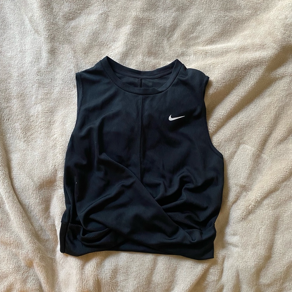 NK Dry Twist Crop Tank in Black
